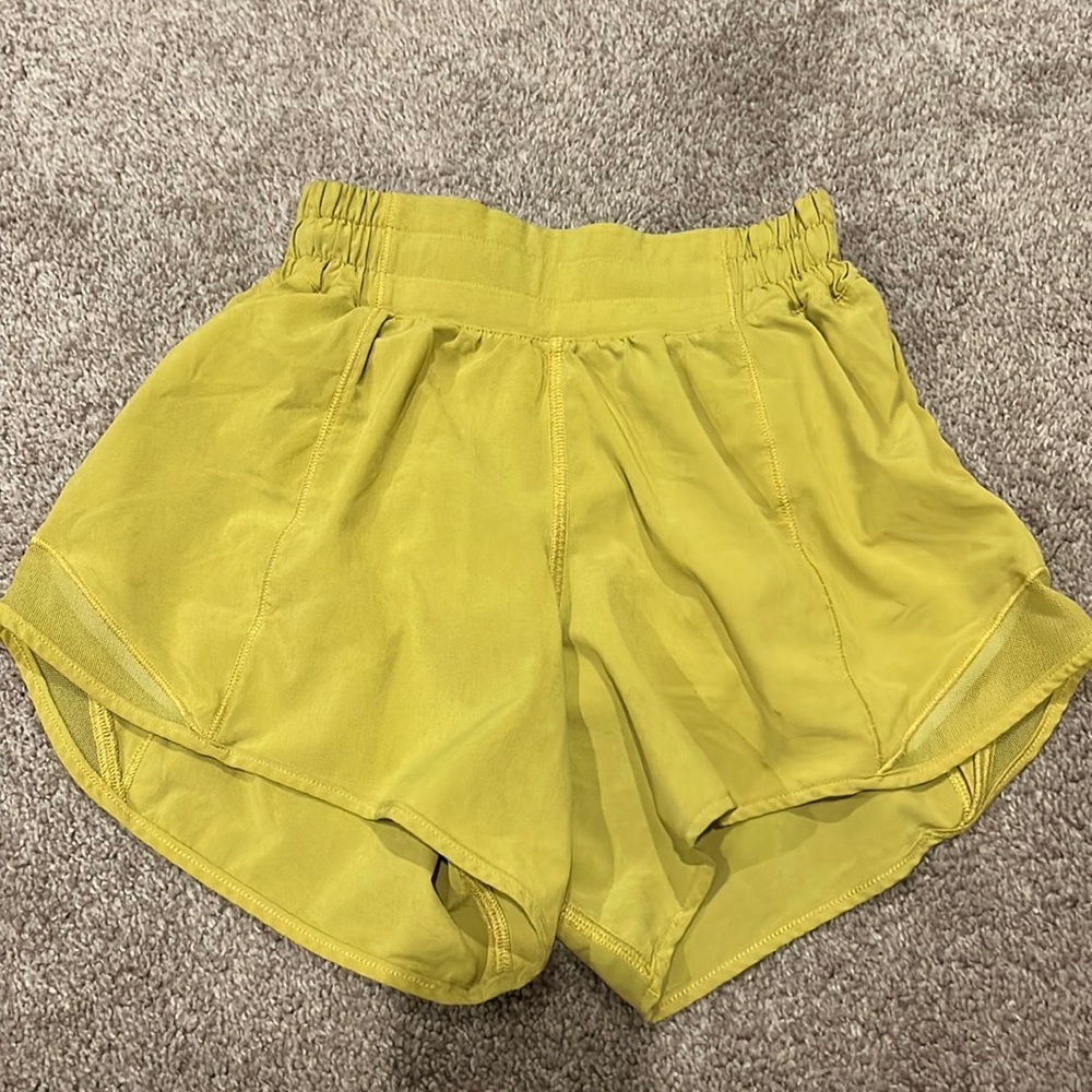 Lululemon Hotty Hot Low Rise 4” size 0